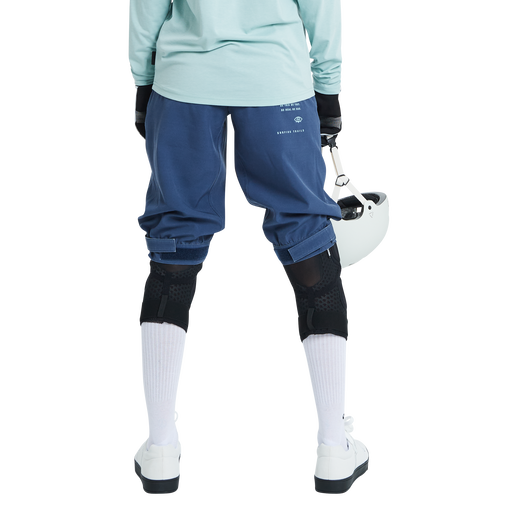 ION_Bike_Shorts-Seek-women_Model-Pictures_2