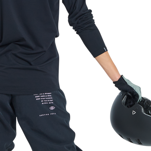 ION_Bike_Shorts-Seek-women_Model-Pictures_5