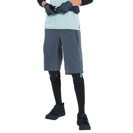 ION_Bike_Shorts-Traze-Amp-AFT-women_Model-Pictures_3