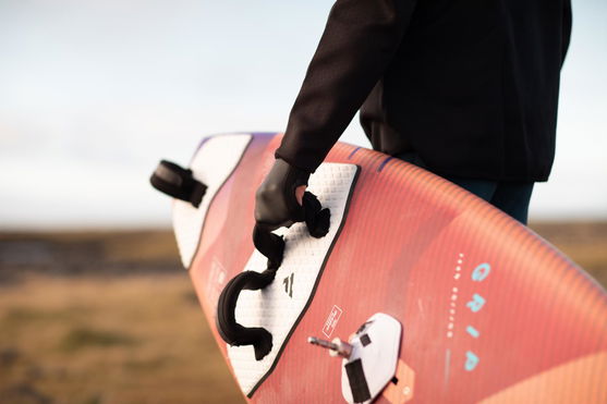 ION_Water_Neo-Shelter-Jacket-Amp-men_Action-Shots_4