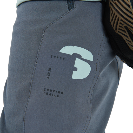 ION_Bike_Bike-Shorts-Scrub-Amp-BAT-men_Model-Pictures_4