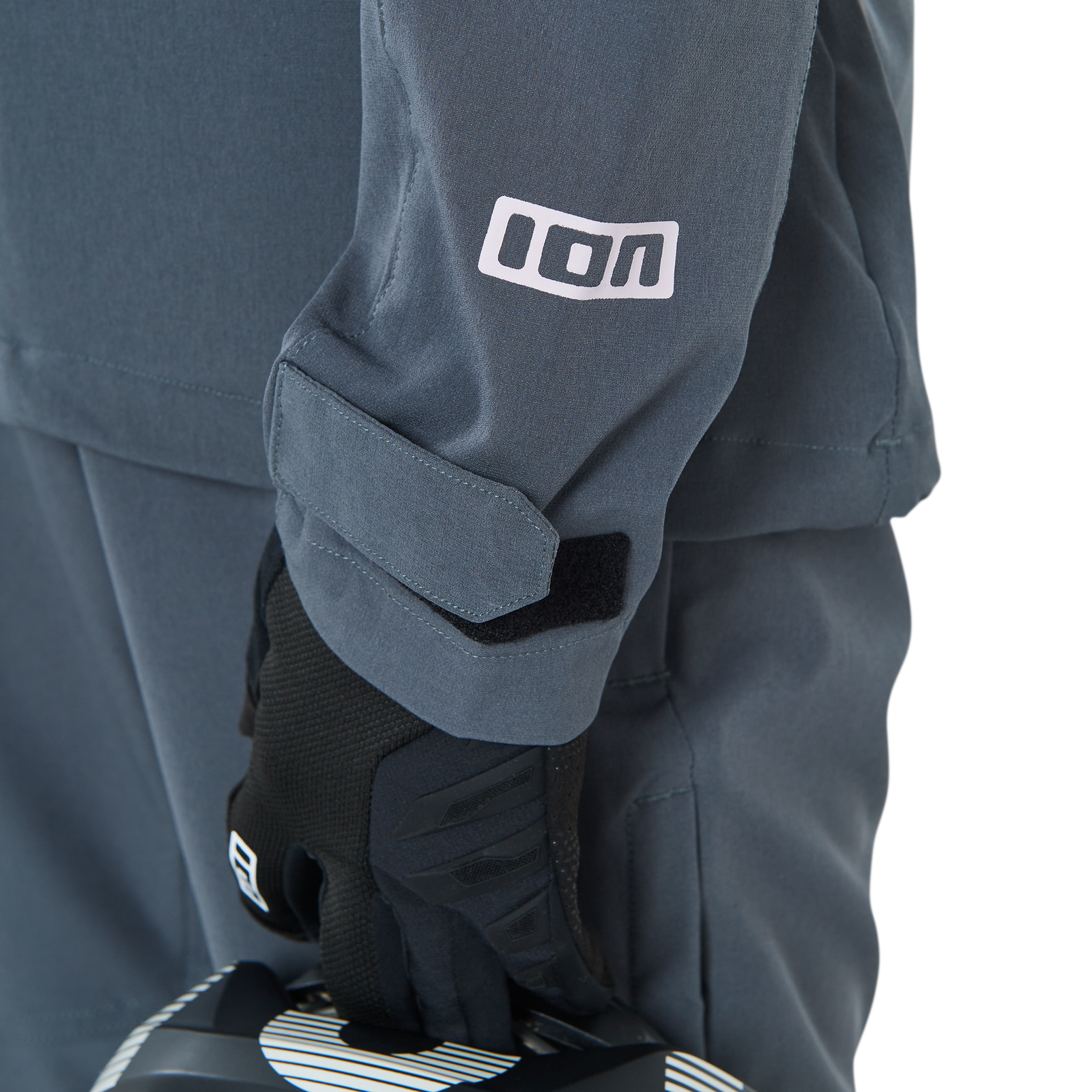 ION Shelter 4W softshell jacket women in slate grey for mountain biking detail view pocket and sleeve