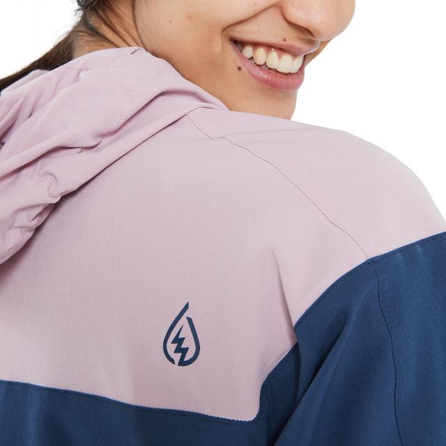 ION_Bike_Jacket-Shelter-4W-Softshell-women_Model-Pictures_11