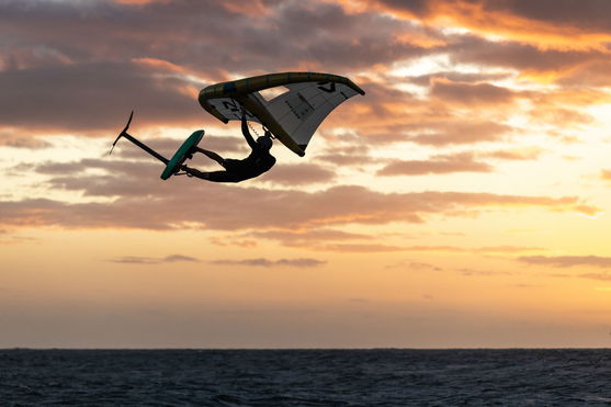 ION_Water_Element-2/2-Shorty-LS-Back-Zip_Action-Shots_4