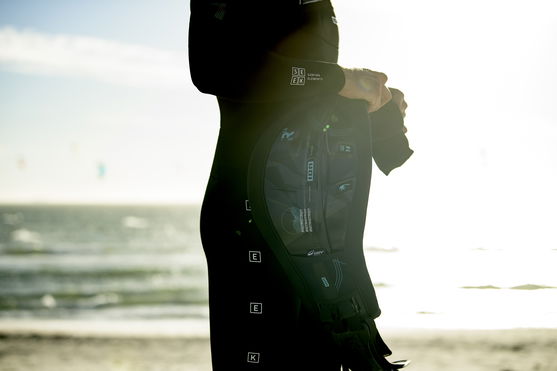 ION_Water_Riot-Curv_Action-Shots_1