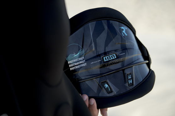 ION_Water_Riot-Curv_Action-Shots_4