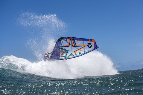 ION Jade waist harness during wave windsurfing with flex belt and back support