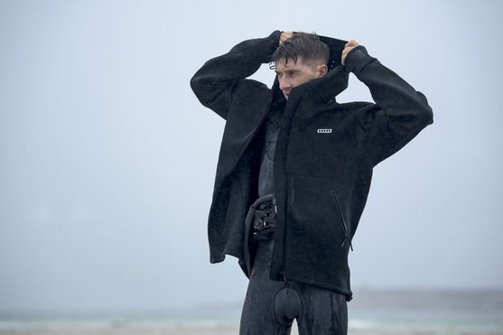 ION_Water_Neo-Shelter-Jacket-Core-men_Action-Shots_1