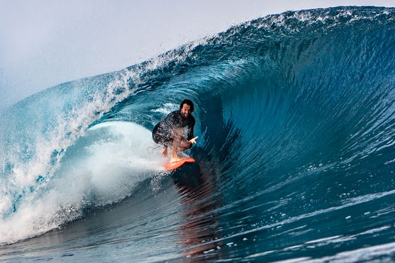 ION_Water_Element-2/2-Shorty-LS-Front-Zip_Action-Shots_1