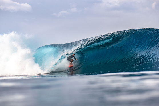 ION_Water_Element-2/2-Shorty-LS-Front-Zip_Action-Shots_2