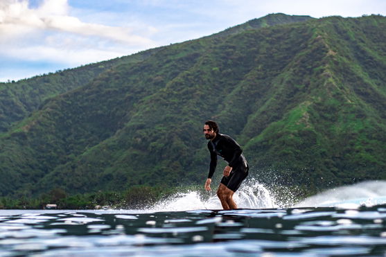 ION_Water_Element-2/2-Shorty-LS-Back-Zip_Action-Shots_2