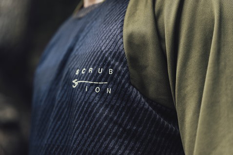 ION Bike Scrub Langarm-Radtrikot Herren in dunkelblau und olivgrün für Mountainbiken