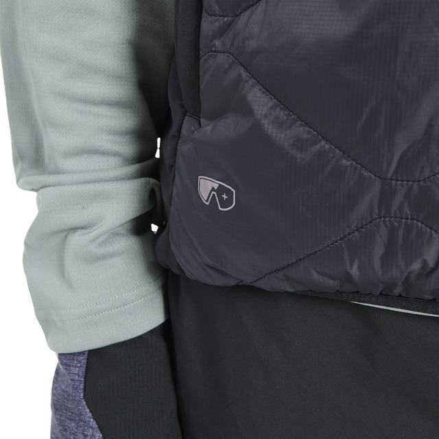 ION_Bike_Vest-Shelter-Hybrid-Padded-men_Model-Pictures_2