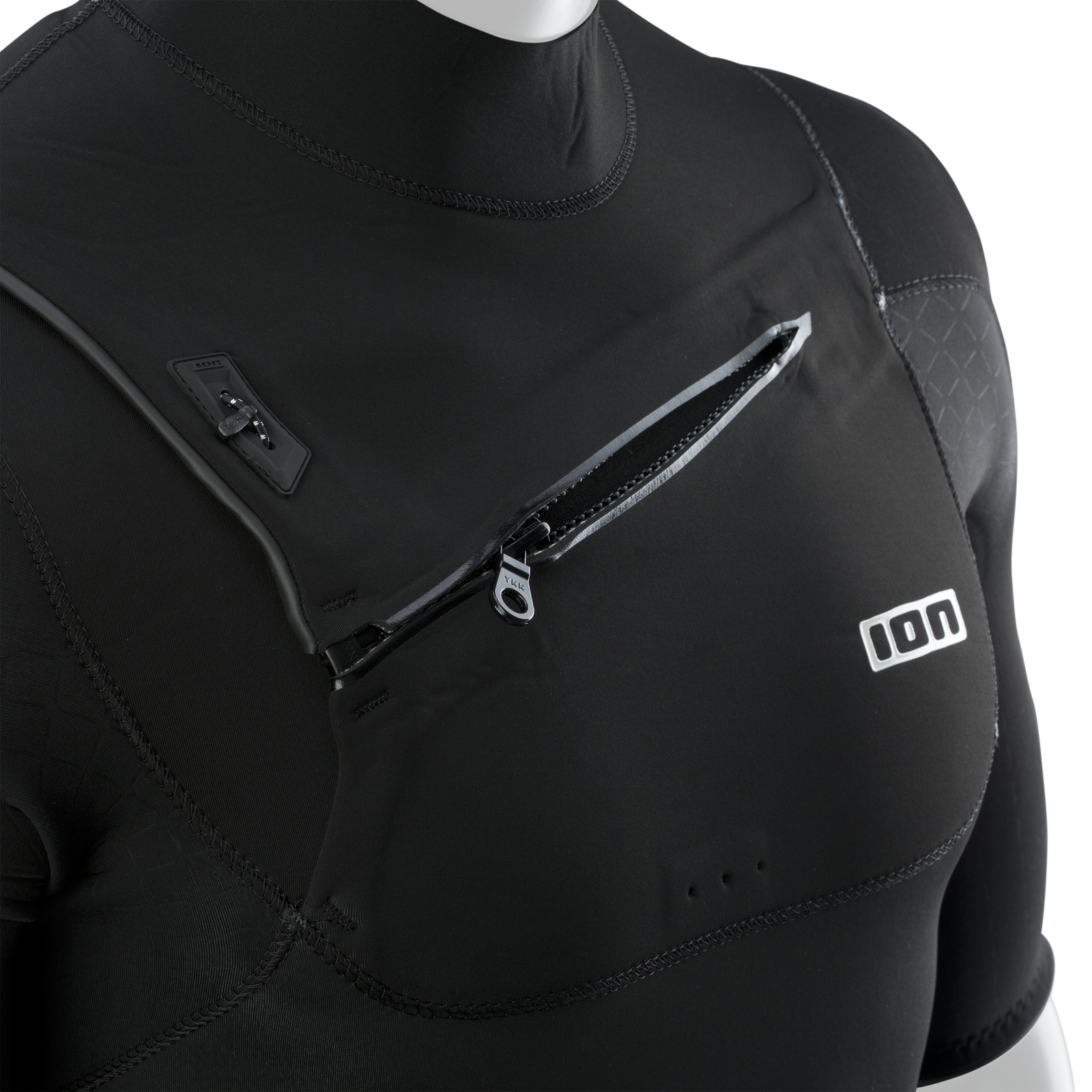 ION Protection Suit combinaison néoprène 3/2mm manches courtes zip frontal en noir, détail fermeture