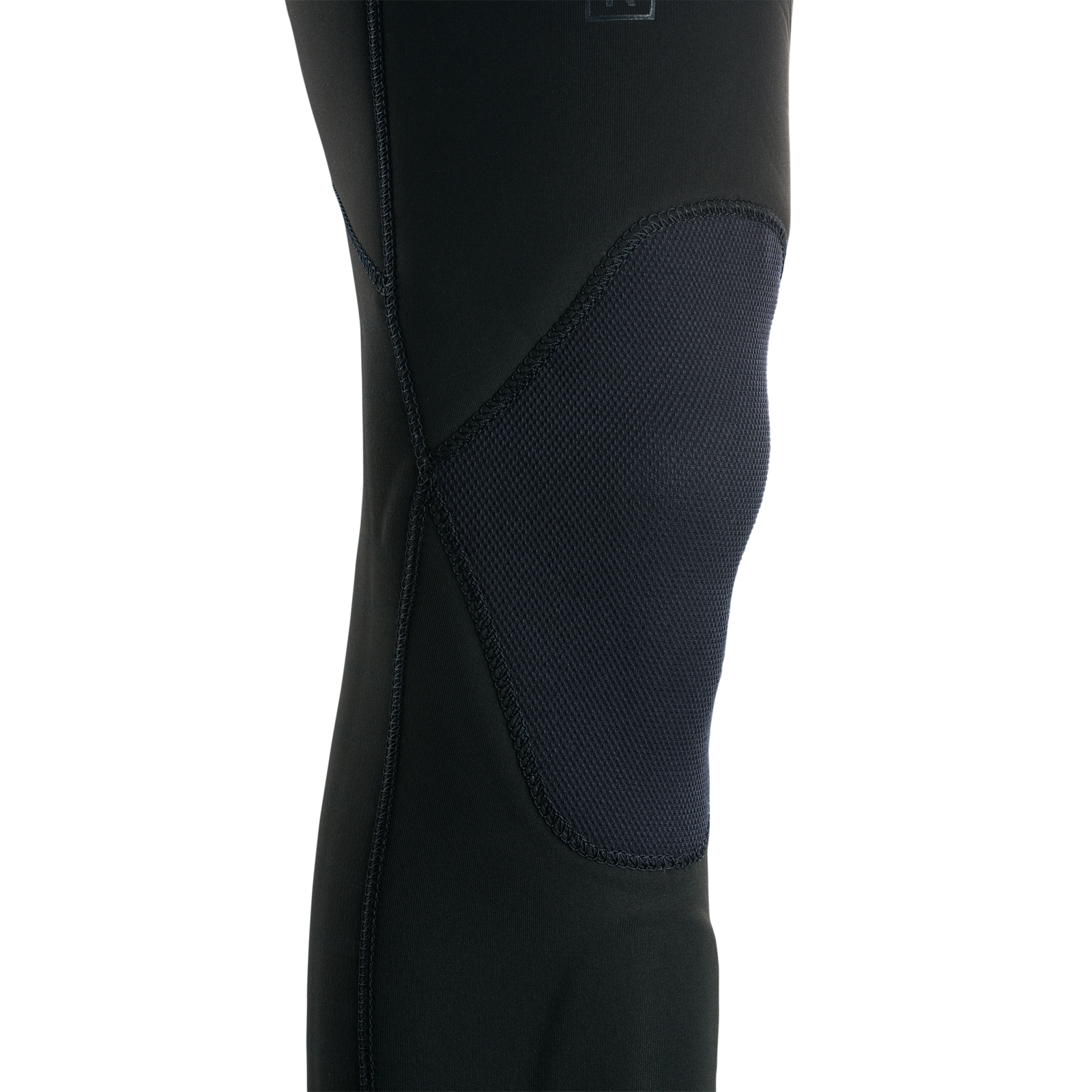 ION Seek Core 4/3 mm Backzip Neoprenanzug in schwarz – Kniedetail mit Verstärkungspanel