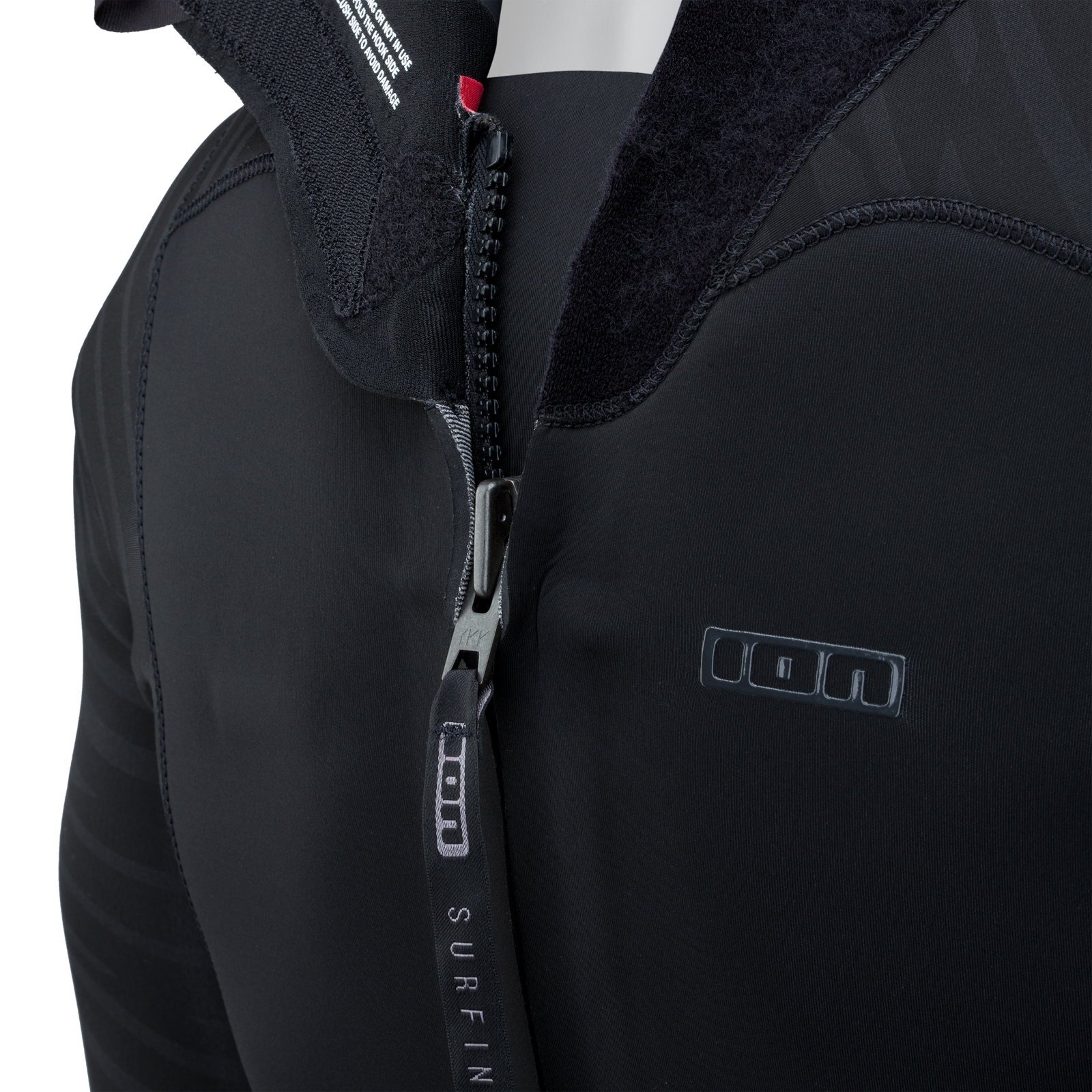 ION Seek Core 4/3mm Back-Zip Neoprenanzug in schwarz – Detail Kragen und Reißverschluss
