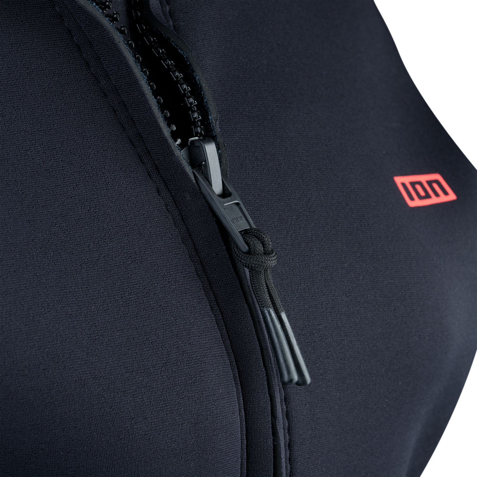 ION Neo Shelter Jacket Amp casaco de neoprene feminino detalhe fecho frontal em preto