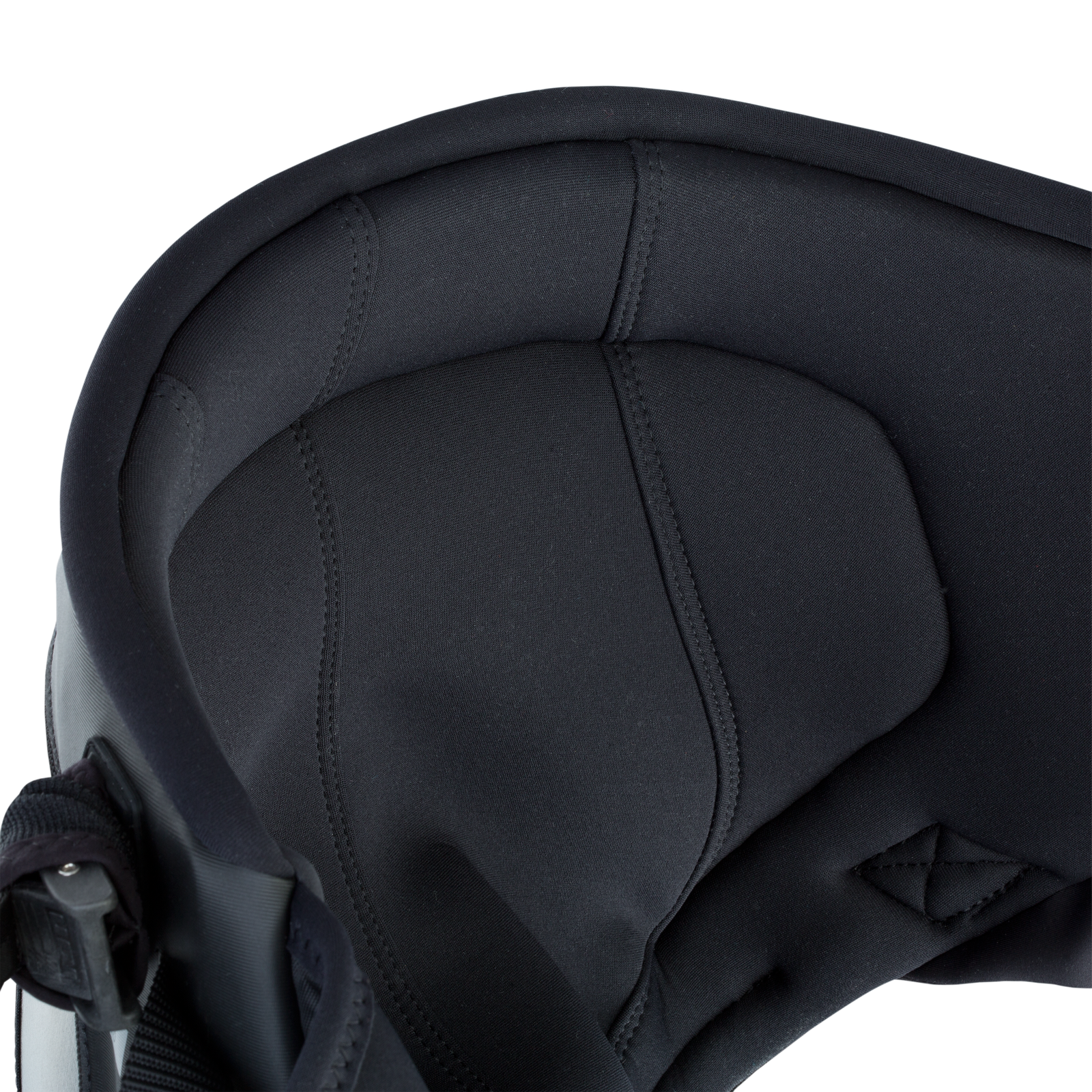 ION Radar seat harness in black with ergonomic Curv back plate – detail view