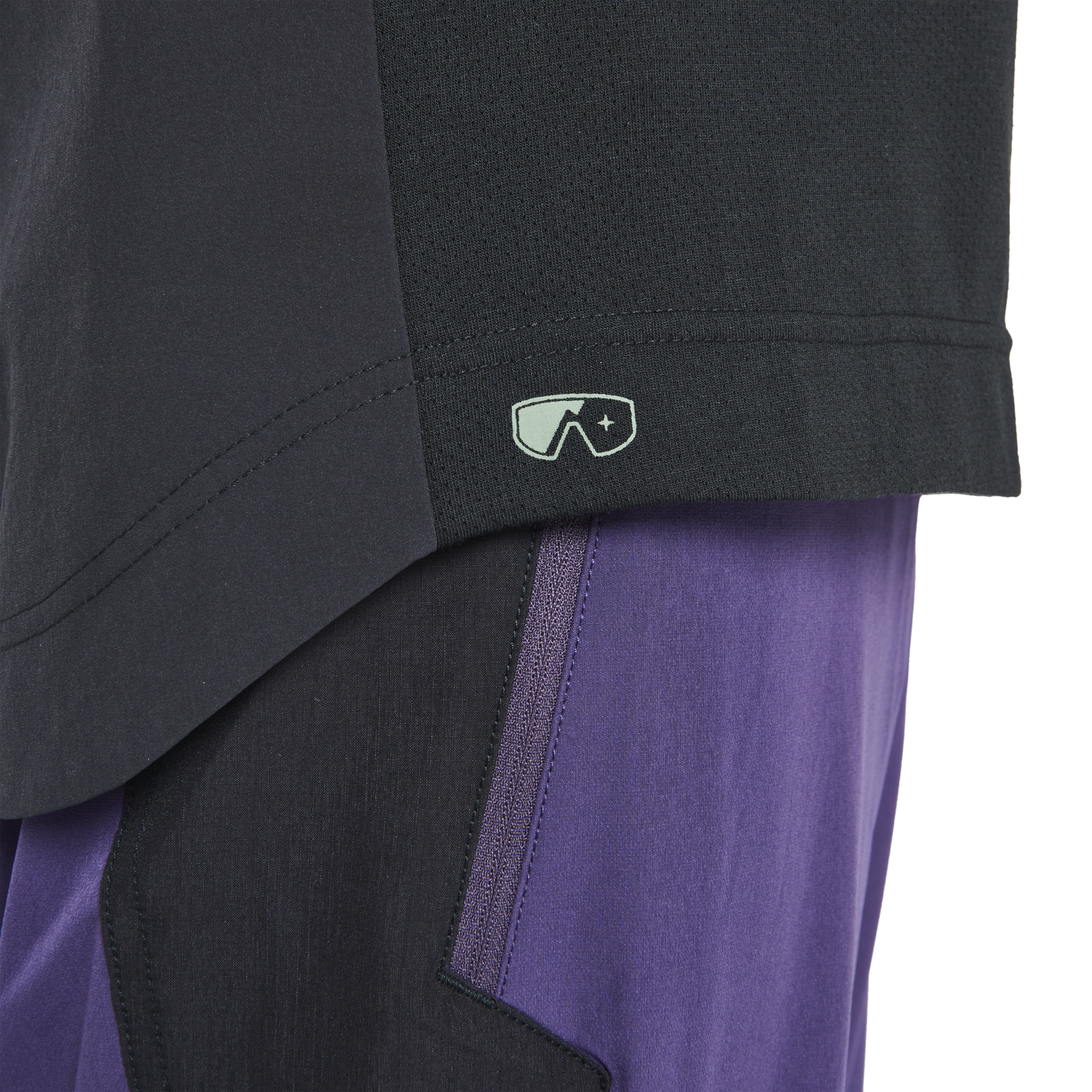 ION Scrub Amp Langarm-Bikejerse für Herren in schwarz mit Mesh-Panel-Detail für Mountainbiking