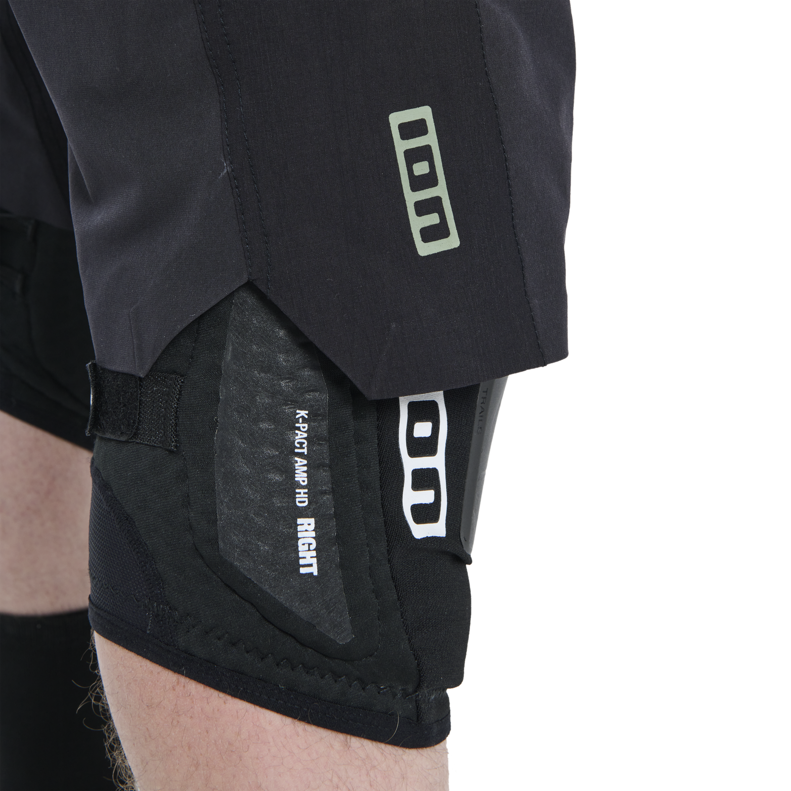 ION K-Pact Amp HD unisex knee pads in black with SAS-TEC Level 2 protection