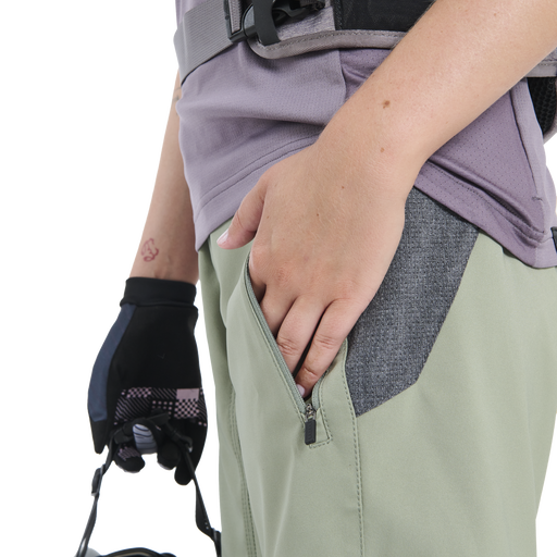 ION_Bike_Shorts-Traze-women_Model-Pictures_1