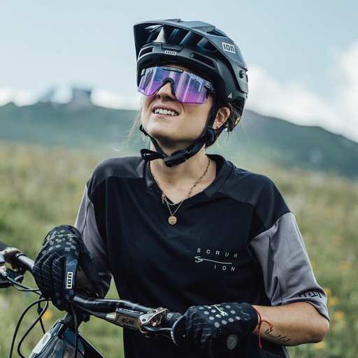 ION_Bike_Jersey-Scrub-Amp-SS-women_Model-Pictures_1