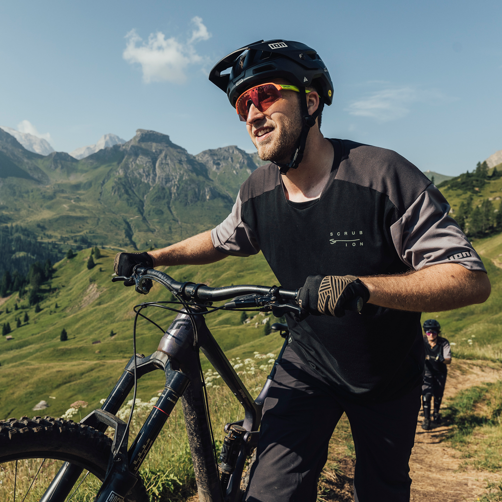 Buy MTB short sleeve jersey Amp BAT men online | MTB clothing | ION store
