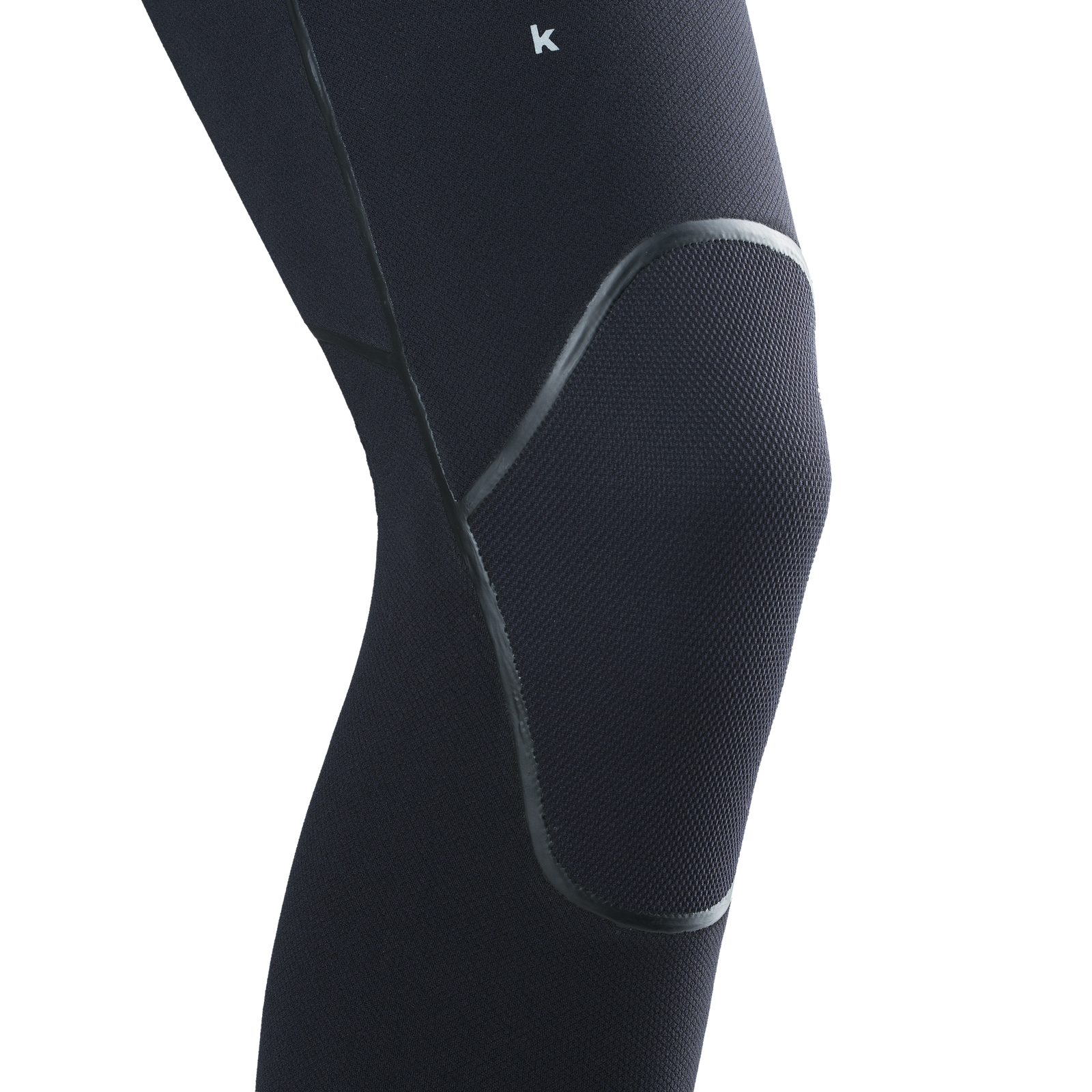 ION Seek Select 5/4mm front-zip fullsuit wetsuit in black – knee pad detail closeup