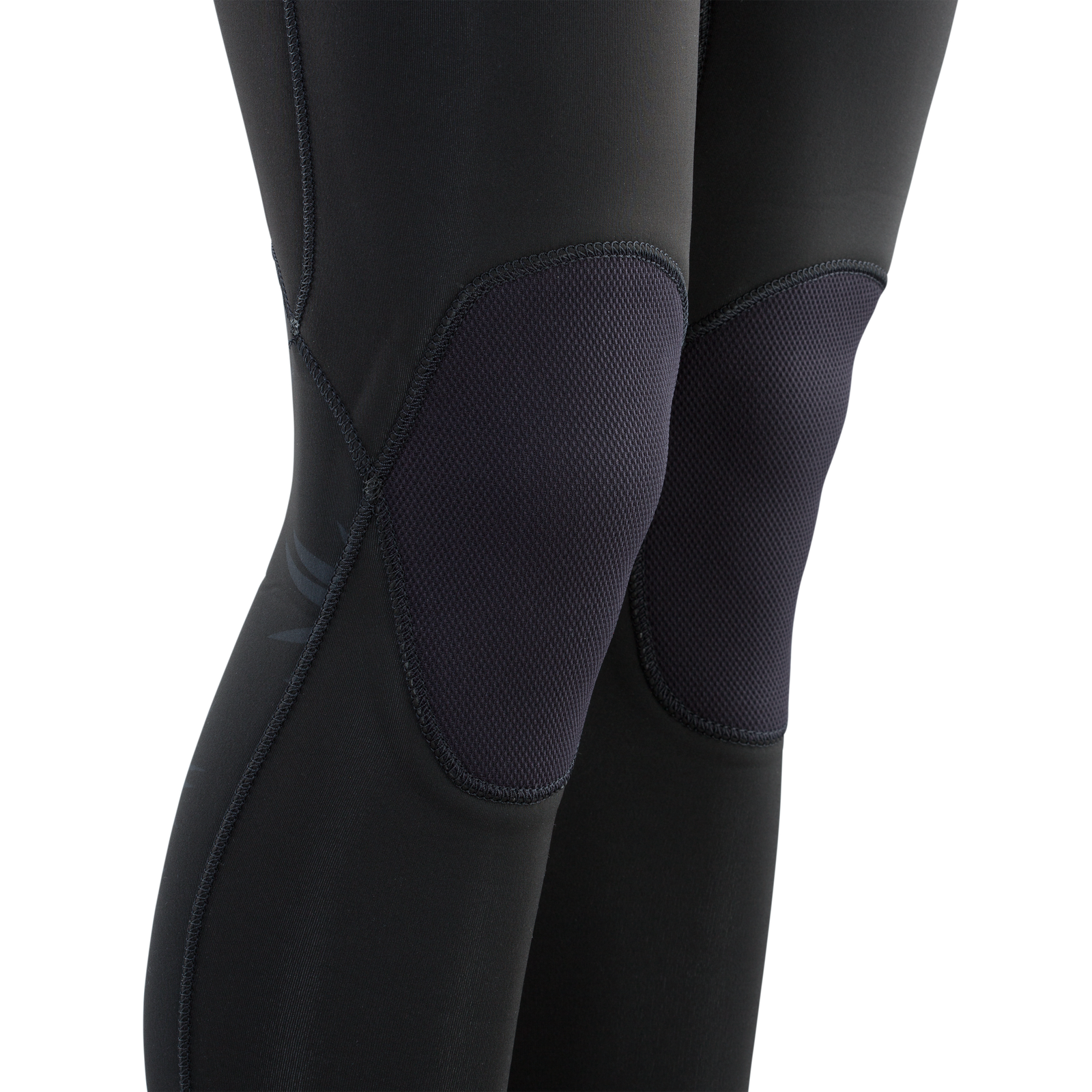 ION Amaze Core 5/4mm front-zip fullsuit in black knee pad detail