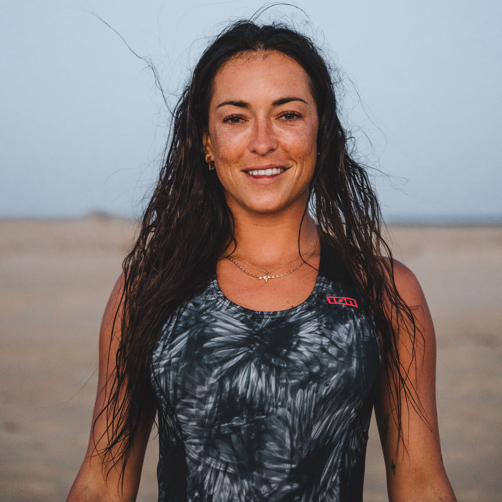 QT8 GARMENTS 弱いヒーロー　アン・スホ QT8 GARMENTS 弱いヒーロー アン・スホ