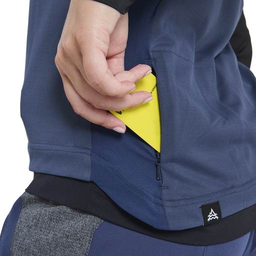 ION_Bike_Jersey-Traze-Amp-LS-AFT-women_Model-Pictures_2