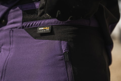 Pantaloni da ciclismo ION Scrub Amp BAT in viola con rinforzo Cordura e tasca con zip per il freeride