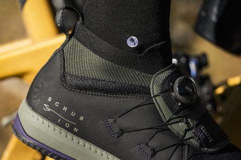 ION Scrub Select BOA Flat-Pedal Bikeschuh in schwarz und olivgrün mit BOA-Verschluss, Detailaufnahme