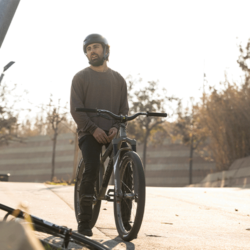 ION Bike Seek Hose in dunkel-schwarz beim Urban Cycling im Bike Park