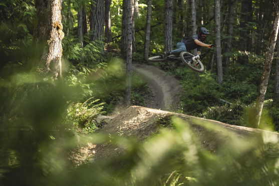 ION_Bike_Bike-Jersey-TECH-Logo-SS-men_Action-Shots_1