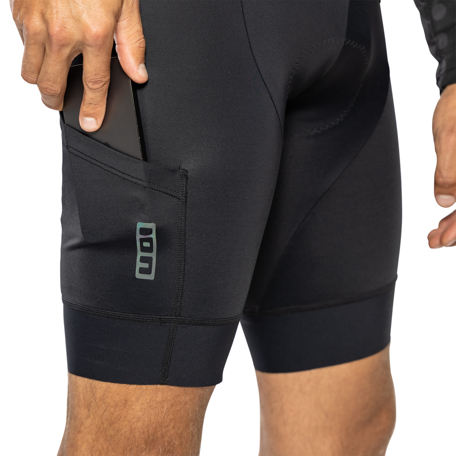 ION VNTR Amp bib shorts in black with thigh pocket for gravel cycling and bikepacking