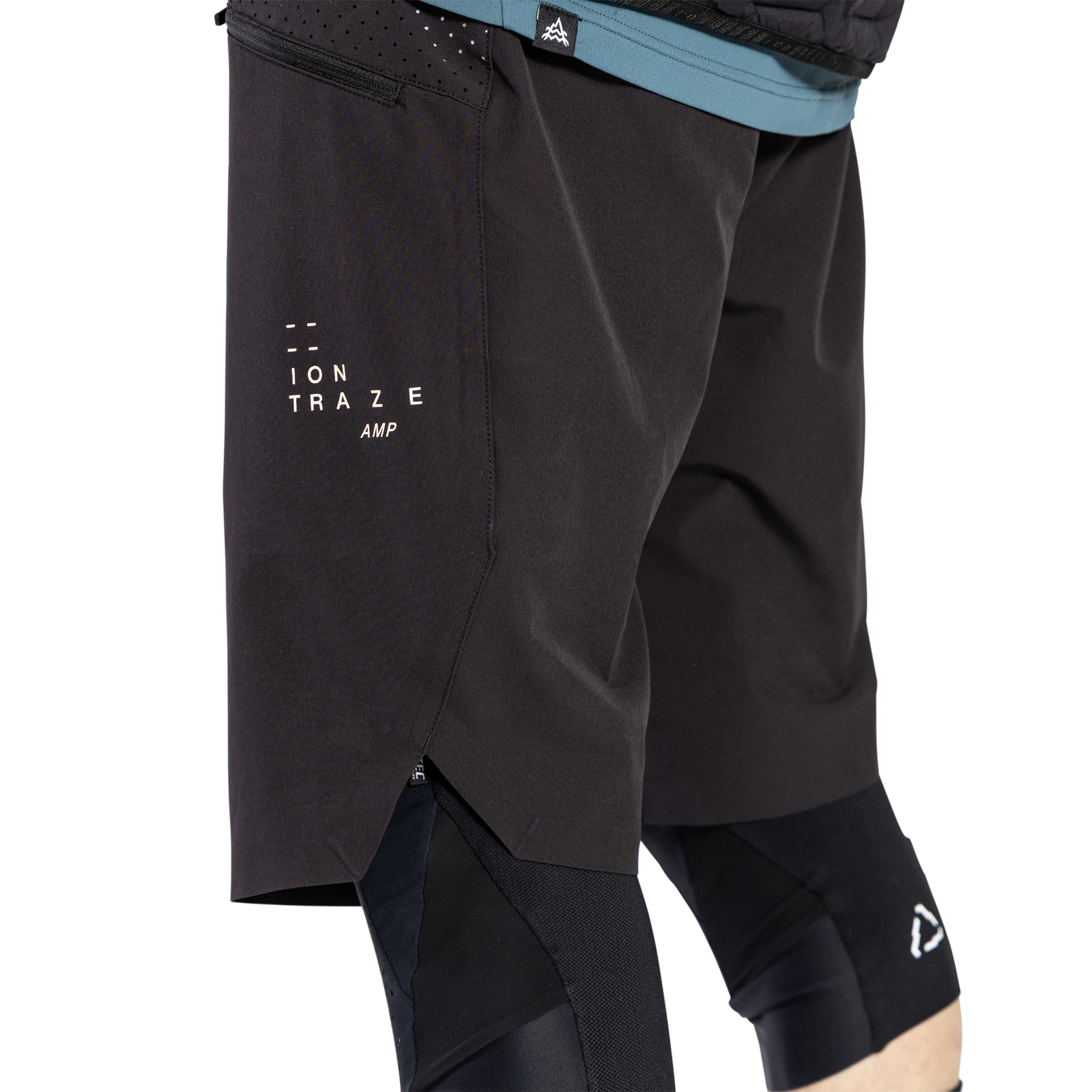 Short de vélo ION Traze Amp AFT en noir pour le VTT – vue détail avec zones de ventilation