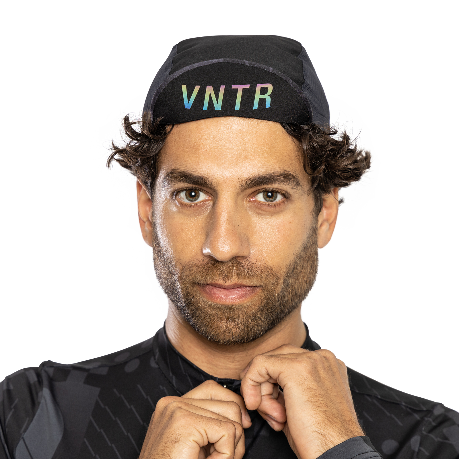 ION Bike VNTR Cycling Cap Onesize in schwarz mit irisierendem Logo, getragen von einem Modell