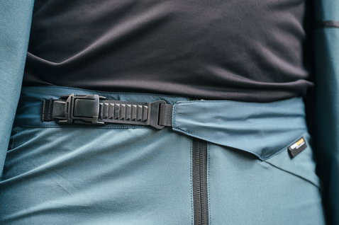 ION Shelter 3L Hybrid cycling pants in slate teal — ratchet closure detail