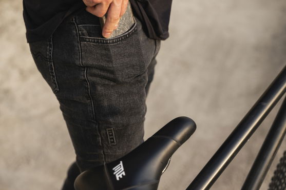 ION_Bike_Pants-Seek-unisex_Action-Shots_2