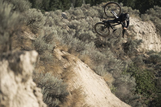 ION_Bike_Helmet-Scrub-Select-MIPS-US/CPSC-unisex_Action-Shots_2