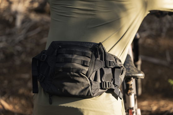 ION_Bike_Bag-Hipbag-Traze-3_Action-Shots_3