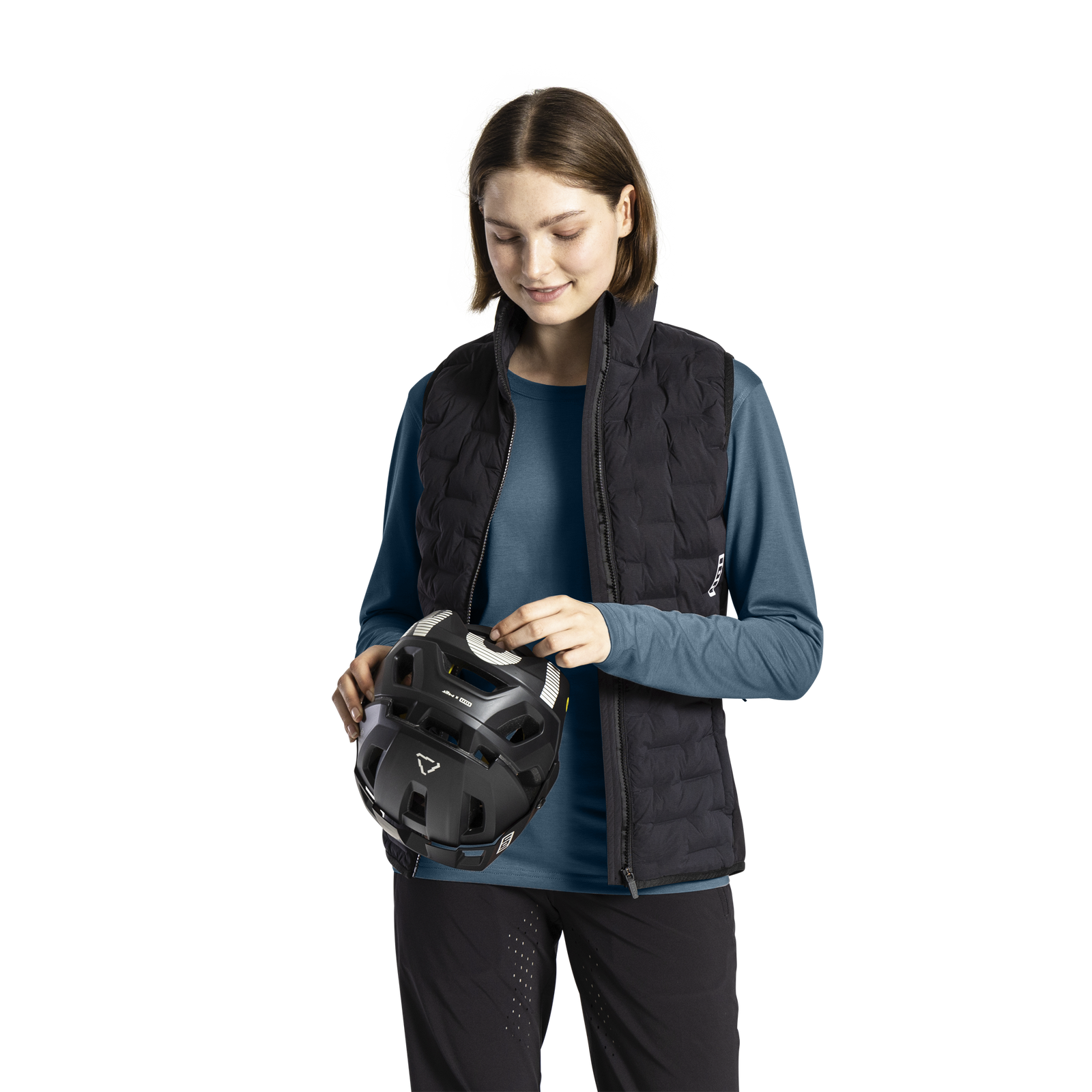 ION Bike Vest Thermolite Hybrid Shelter Damen Radweste in schwarz beim Mountainbiken