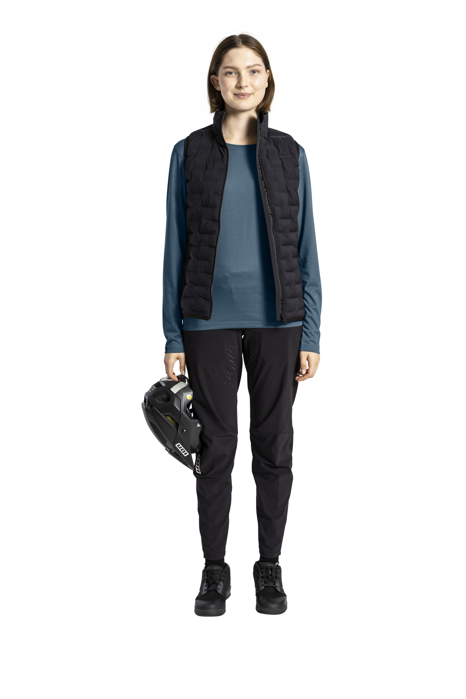 ION Bike Vest Thermolite Hybrid Shelter Damen Radweste in schwarz beim Mountainbiken