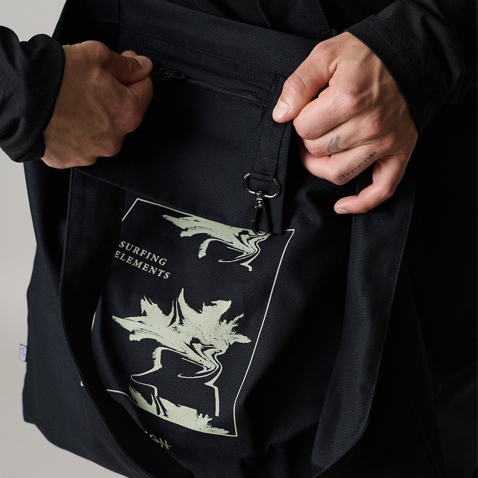ION Premium Tote Bag 44x42cm in black with interior zip pocket and key chain clip, detail view