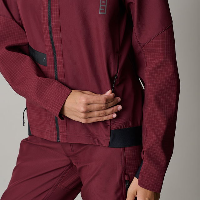 ION_Bike_Bike-Jacket-Shelter-2L-Softshell-women_Model-Pictures_4