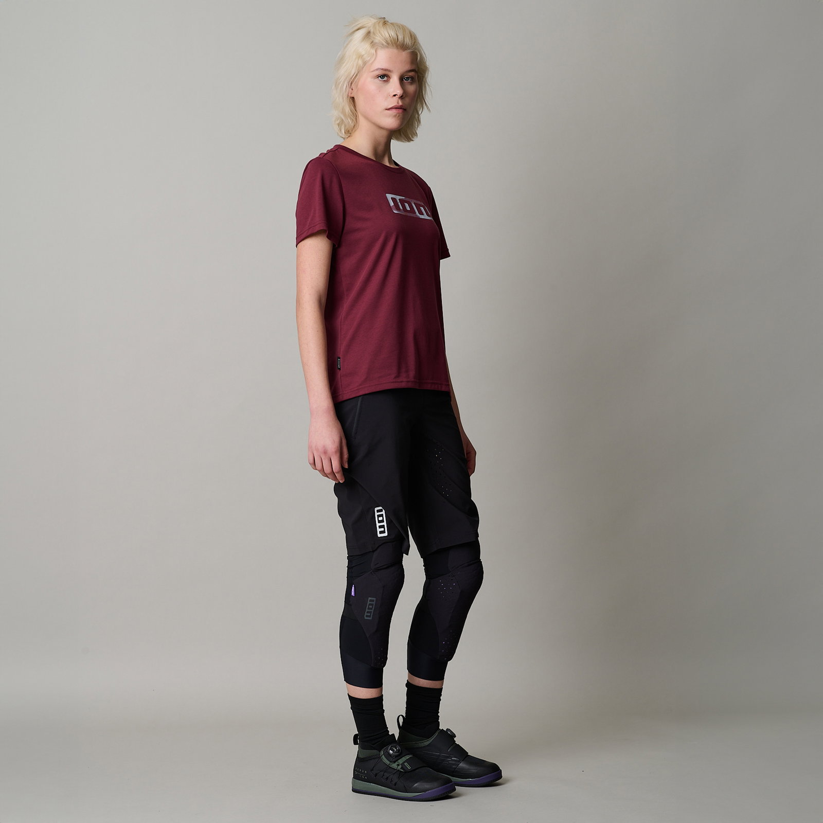 Short de vélo femme ION Bike Ionic LT en noir avec aération laser pour le VTT