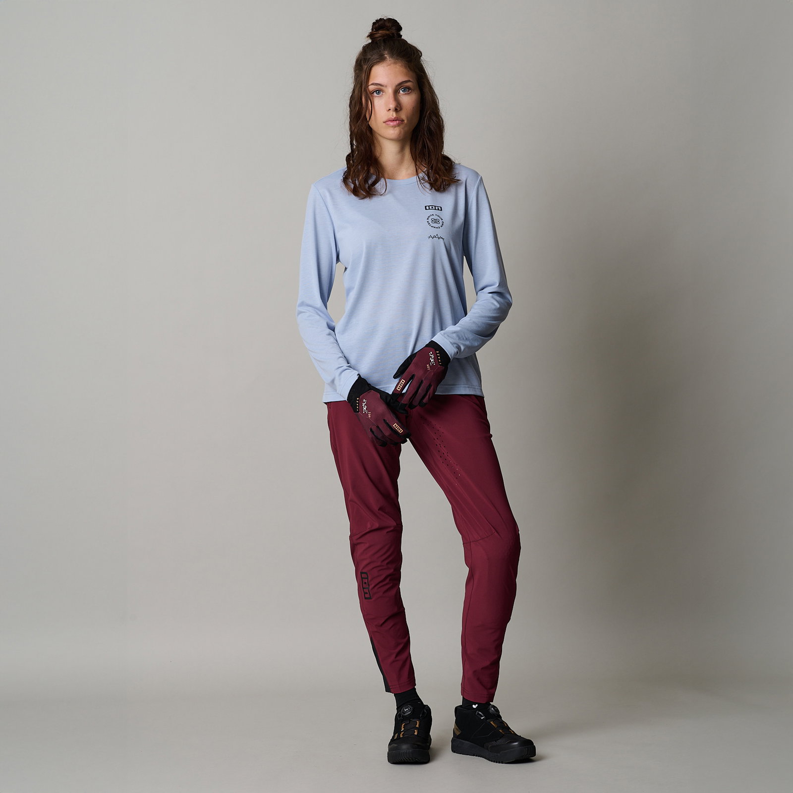 ION Bike Ionic LT women's MTB pants in dark burgundy for mountain biking