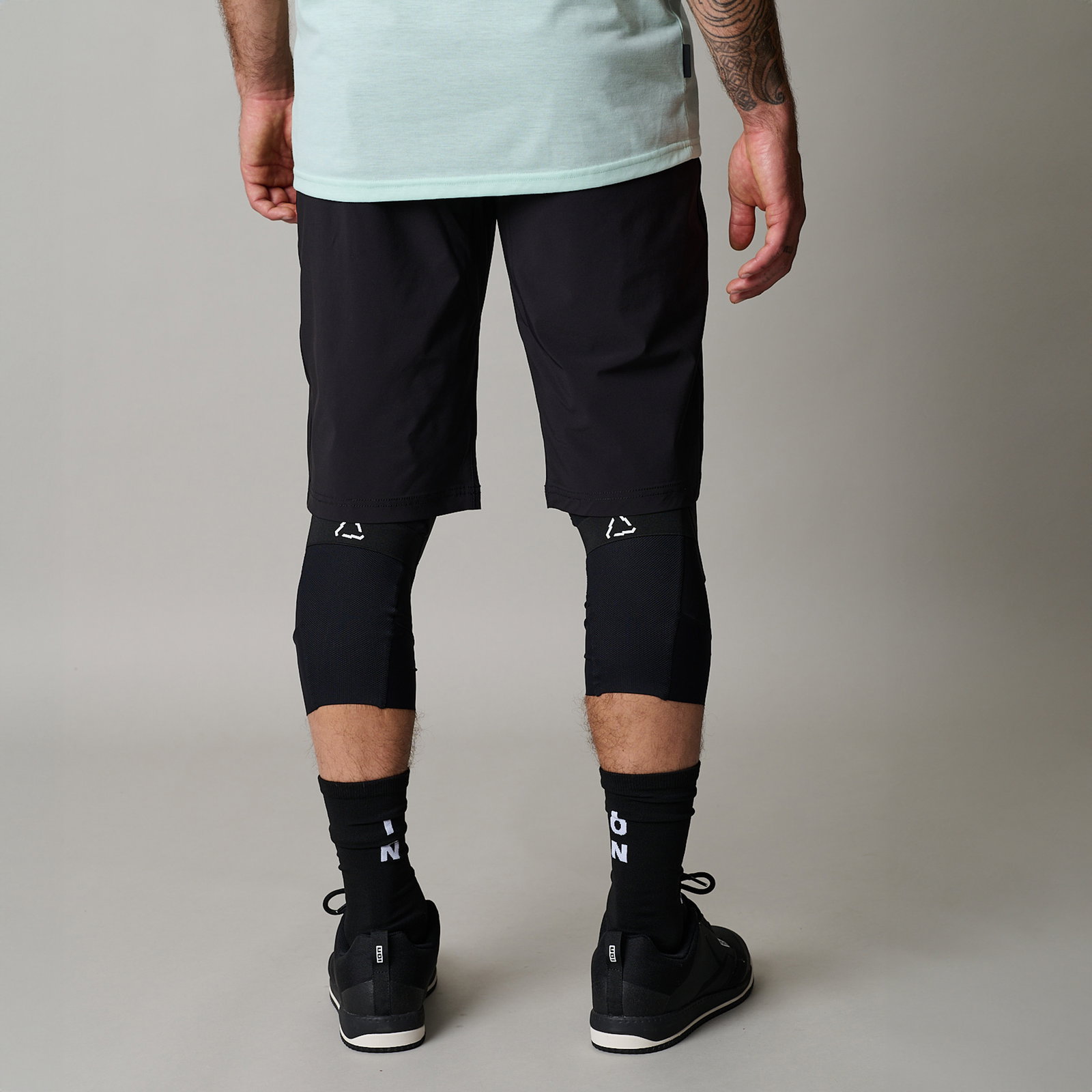 ION Bike Shorts Plus Ionic LT men cycling shorts in black for mountain biking – back view