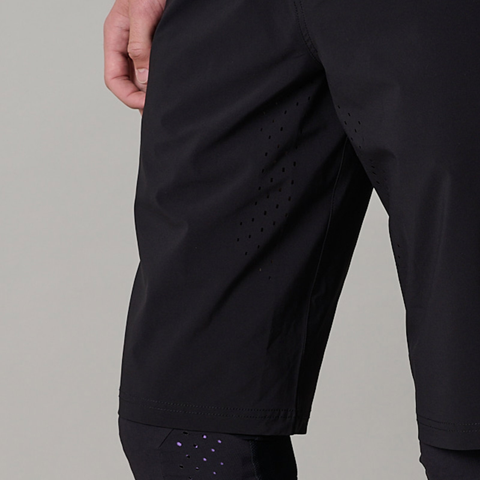 Buy MTB Shorts IONIC LT Men online | MTB Clothing | Official ION store